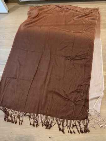 Grosser Schal mit Fransen braun-beige im Farbverlauf, Neuwer