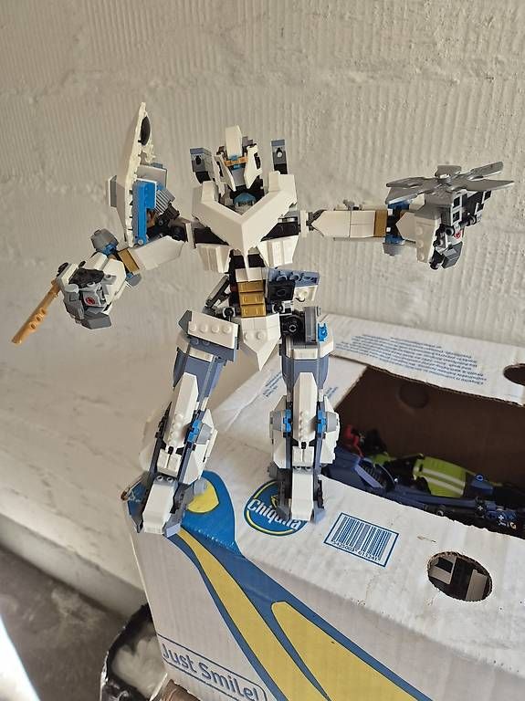 Lego Kit di costruzioni: Lego Zanes Titan – Usato da Winterthur venduto da Neuesim 1