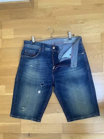 Diesel Herren Jeansshorts THOSHORT  Größe 29  Original