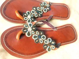 FLIP FLOPS SANDALE SANDALETTEN 42 LEDER SCHUHE TOP ZU KLEID