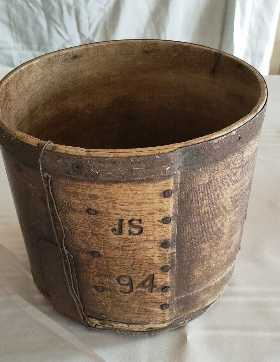 Elettrodomestici da cucina: Antiker Messbecher 5L Holzmass – Usato da Krauchthal venduto da SamsPuce 4