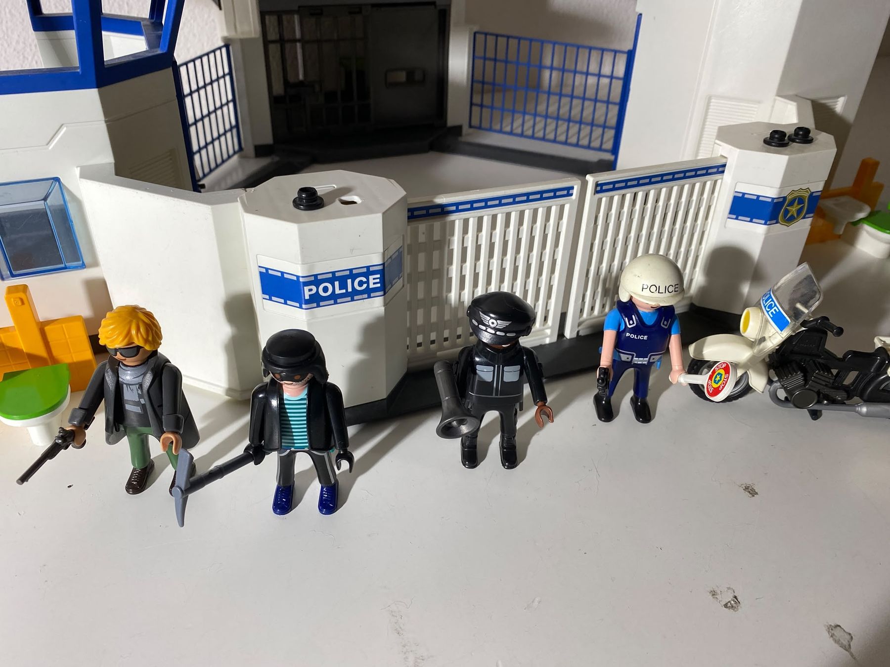 Playmobil Spielzeuge: Playmobil Polizeistation – Gebraucht aus Winterthur von pat.paw 3