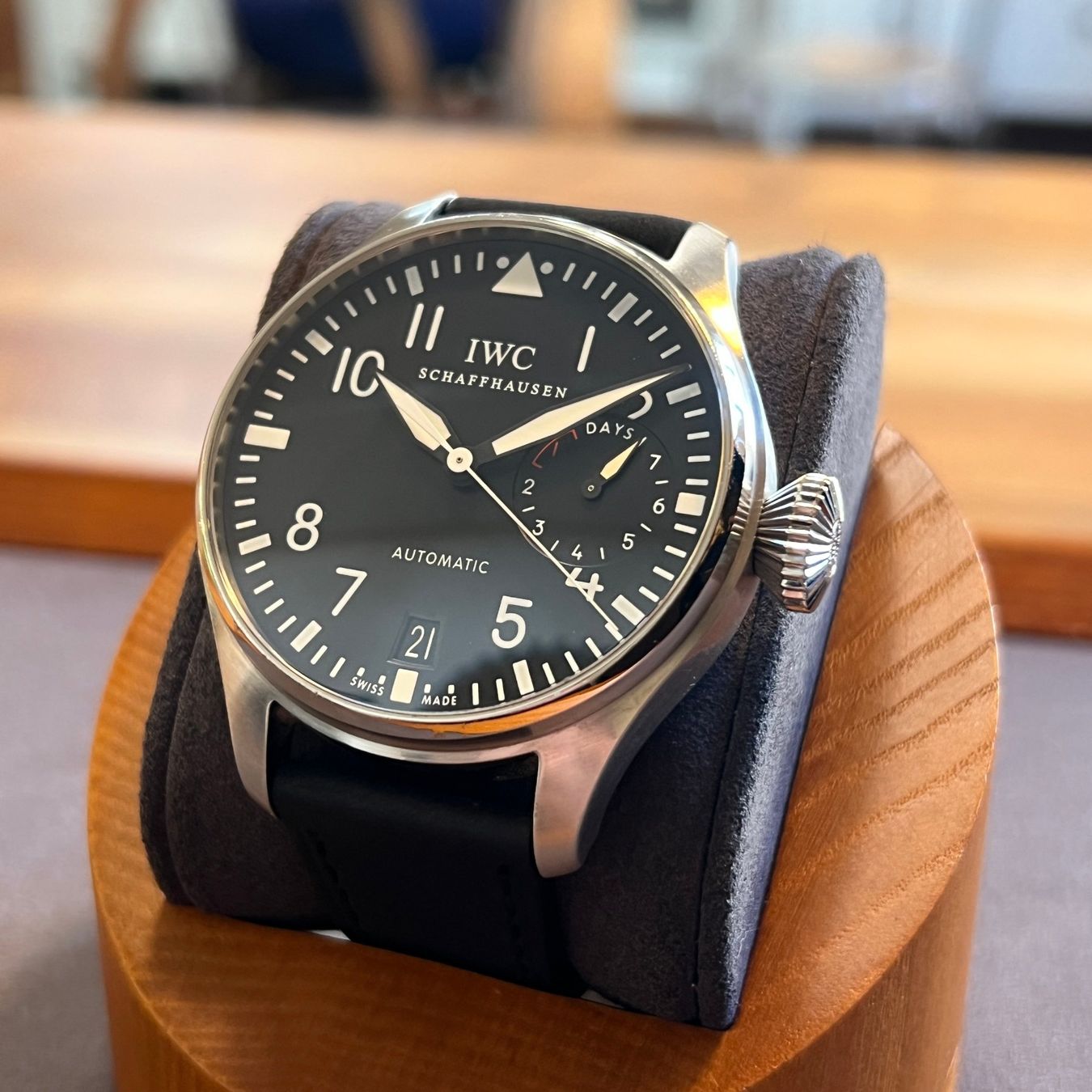 IWC Montres: IWC Big Pilot Automatic Power Reserve IW500401 – D'occasion à Carouge GE par Watchaser 2