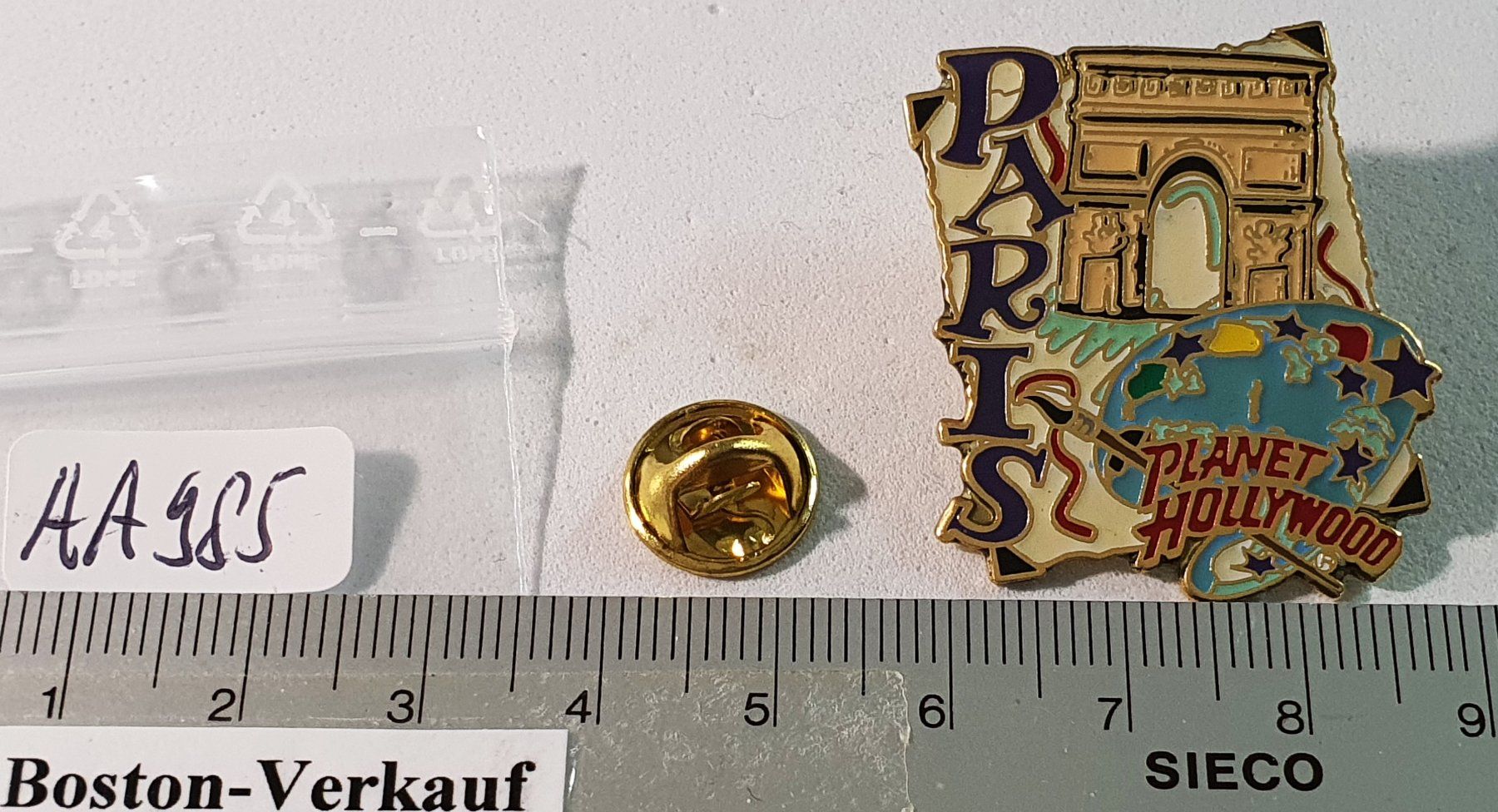 Placchette & Badge: AA985 - Pin Planet Hollywood - Paris – Usato da Reinach BL venduto da Boston-Verkauf 1