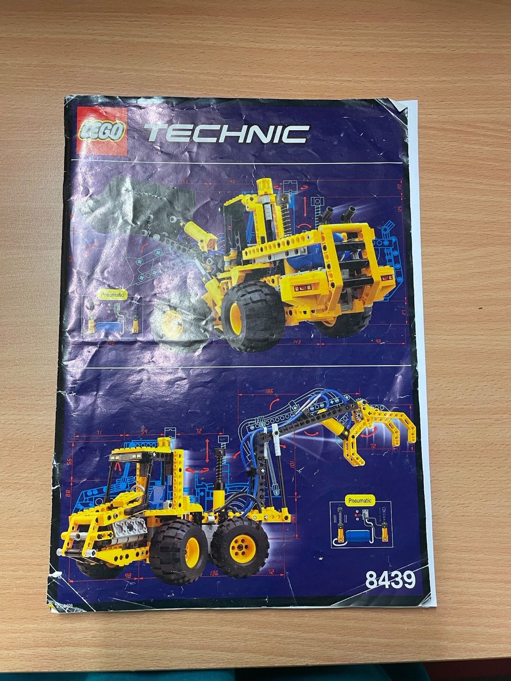 Lego Kit di costruzioni: Lego Technik 8439 Front End Loader (2004) – Usato da Verscio venduto da Foroglio 4