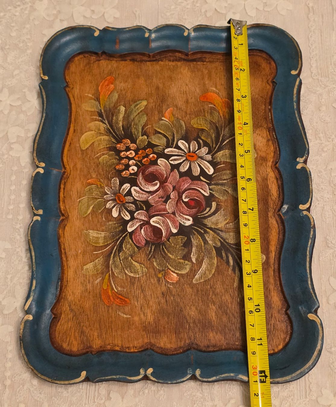 Piatti di portata: Vintage Holztablett mit Blumenmuster, Handbemalt – Usato da Rheinsulz venduto da Dred 4