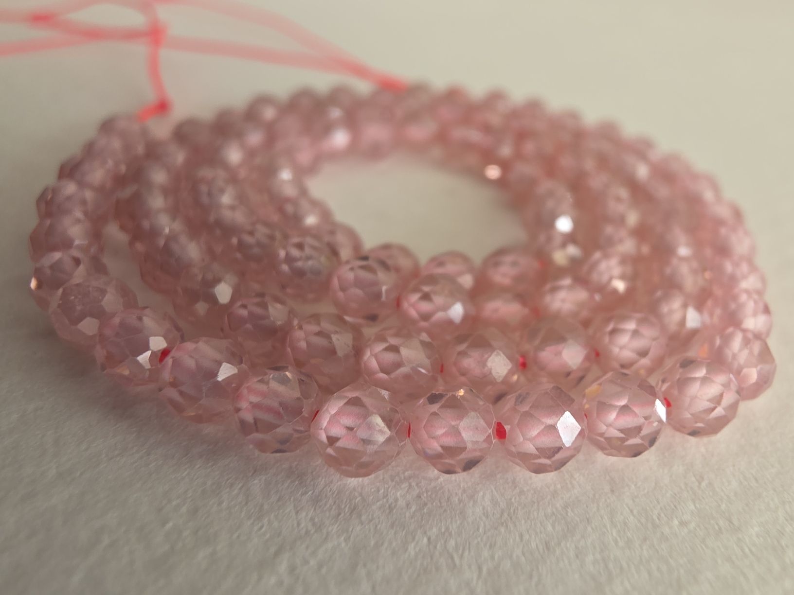 Minerali & Pietre curative: Zirkon Rosa facettiert 4mm. Strang – Nuovo e nell'imballaggio originale da Menziken venduto da Mirager 1