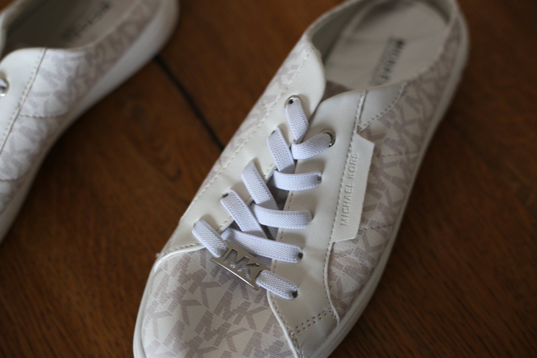 Michael Kors Scarpe da donna: Weisse Michael Kors Damen Sneaker Grösse 36 – Usato da Ruswil venduto da deb_w5rv 2