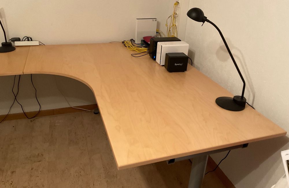 Ikea Scrivanie: Ikea Eckschreibtisch min.120cmx160cm mit 2 Verlängerungen – Usato da Hofstetten SO venduto da Pippapippo 2