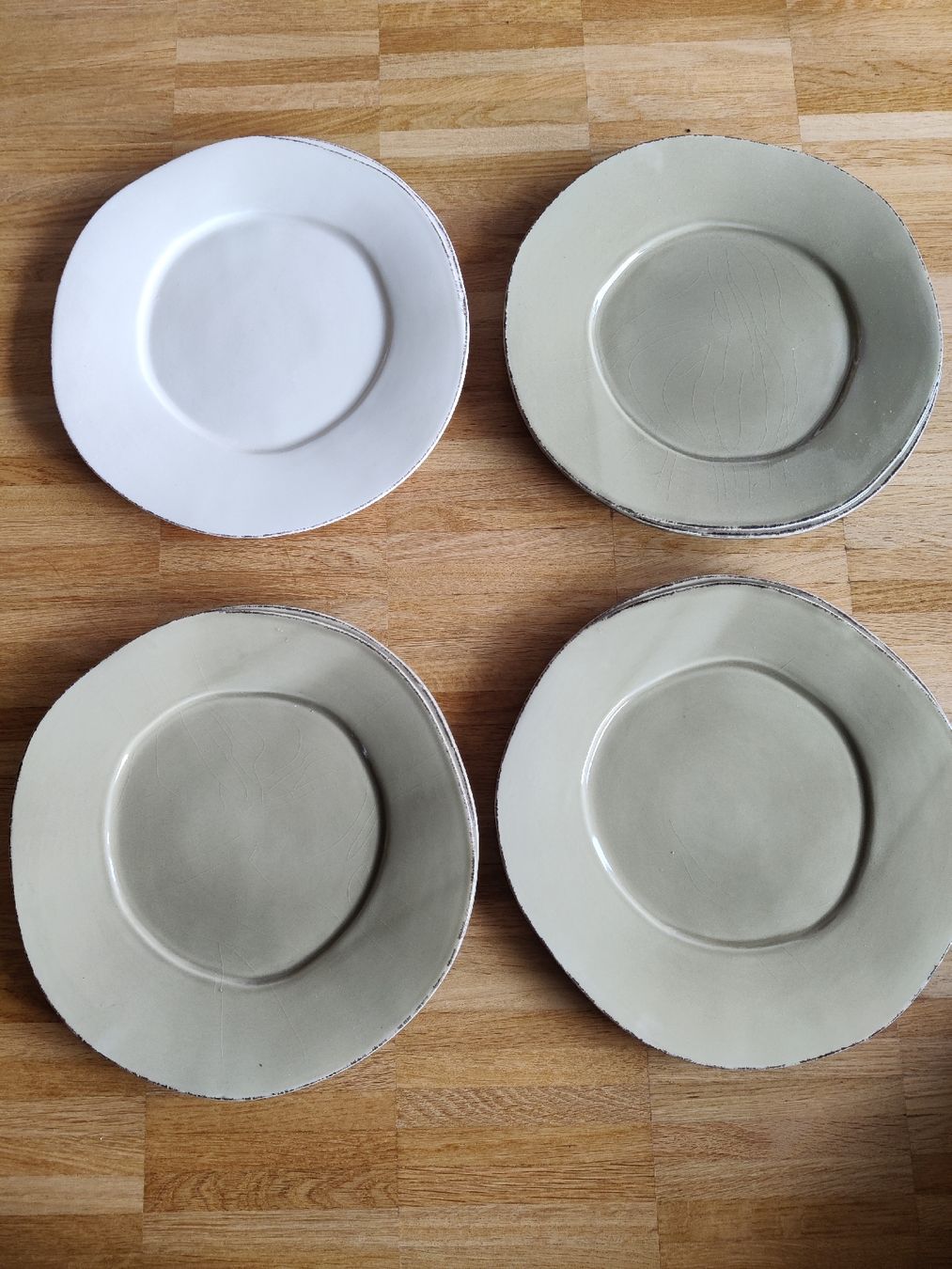 Globus Teller: Lot de 4 assiettes vert sauge - Globus – Gebraucht aus Fribourg von bappenzell 1