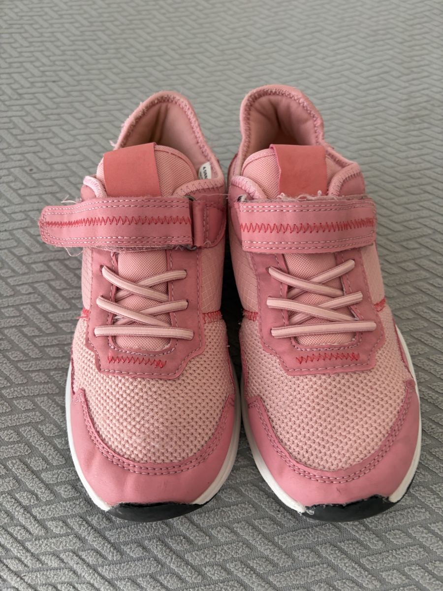 Scarpe per ragazze: Turnschuhe Hallenschuhe Grösse 34 – Usato da Ostermundigen venduto da des_t9vv