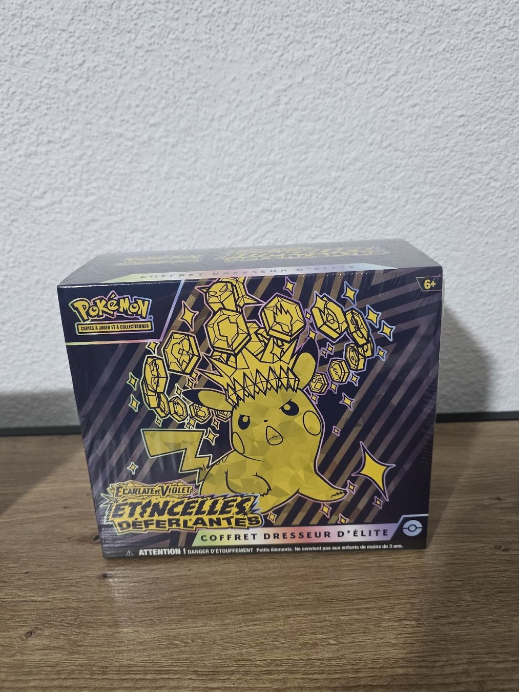 Pokémon Carte collezionabili: ETB étincelle déferlante  – Nuovo e nell'imballaggio originale da Beurnevésin venduto da Mystic-Collection