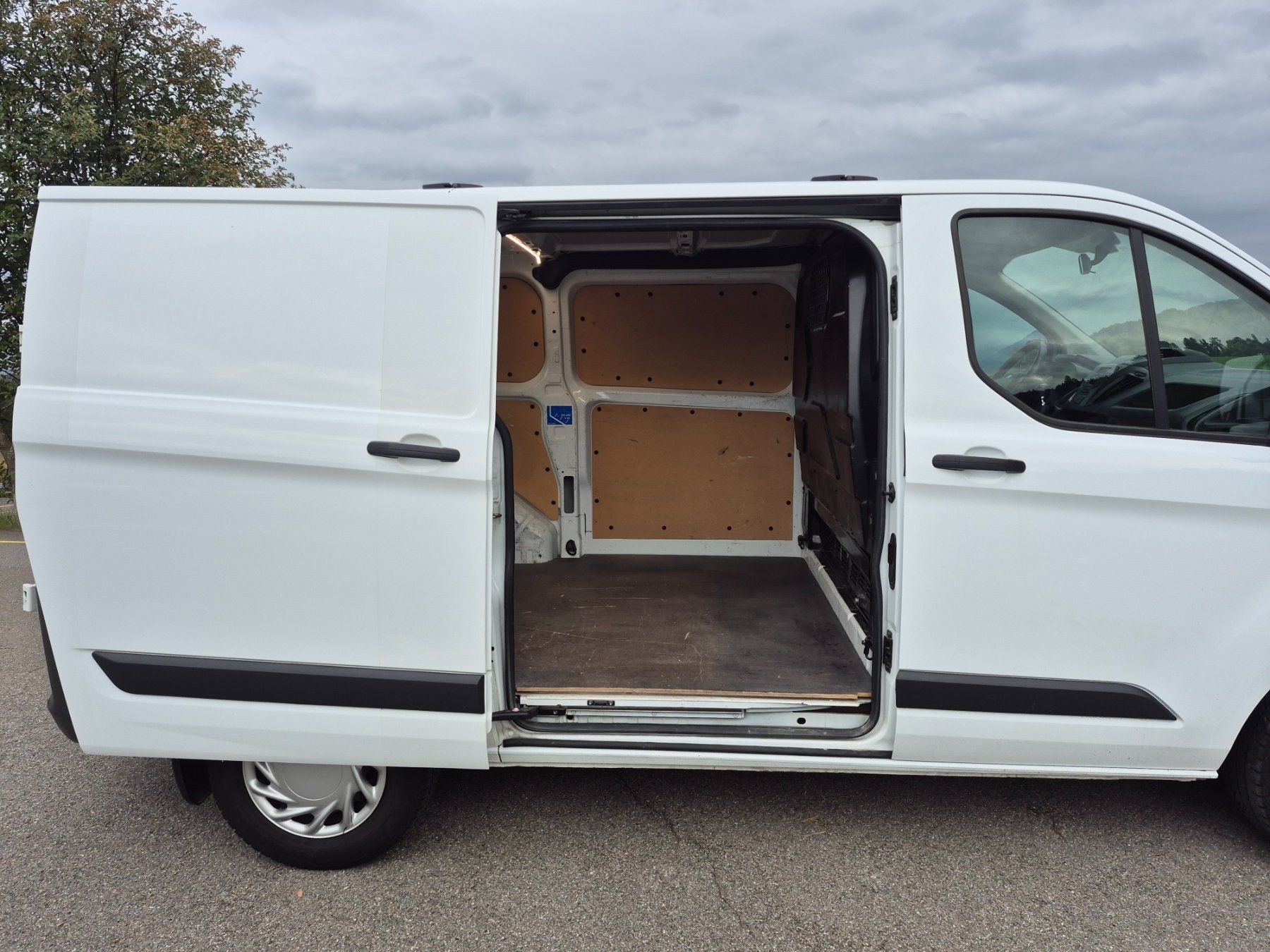 Ford Veicoli commerciali: Ford Transit Custom 2.2 – Usato da St. Margrethen venduto da Autozentrum1 6