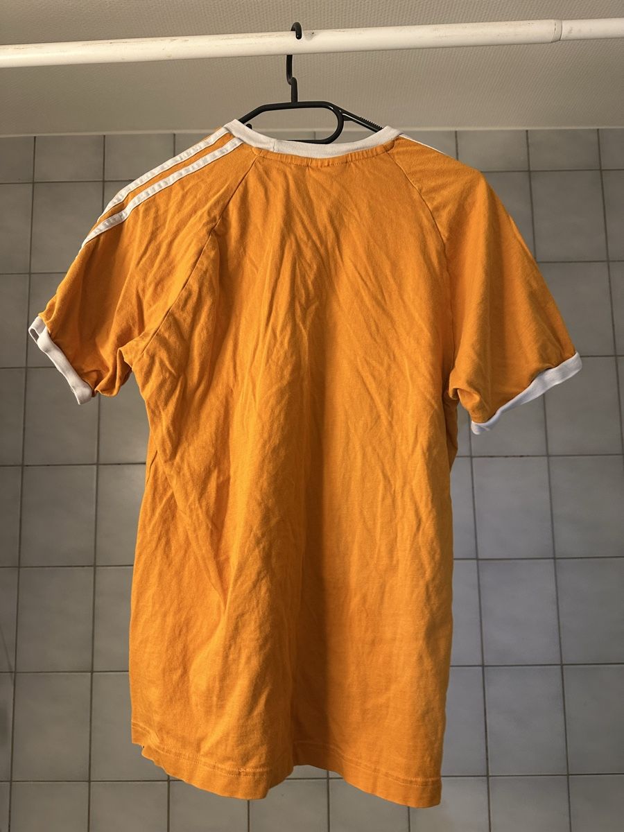 Adidas T-shirt: T-shirt ADIDAS – Usato da Lausanne venduto da Tipouze 1