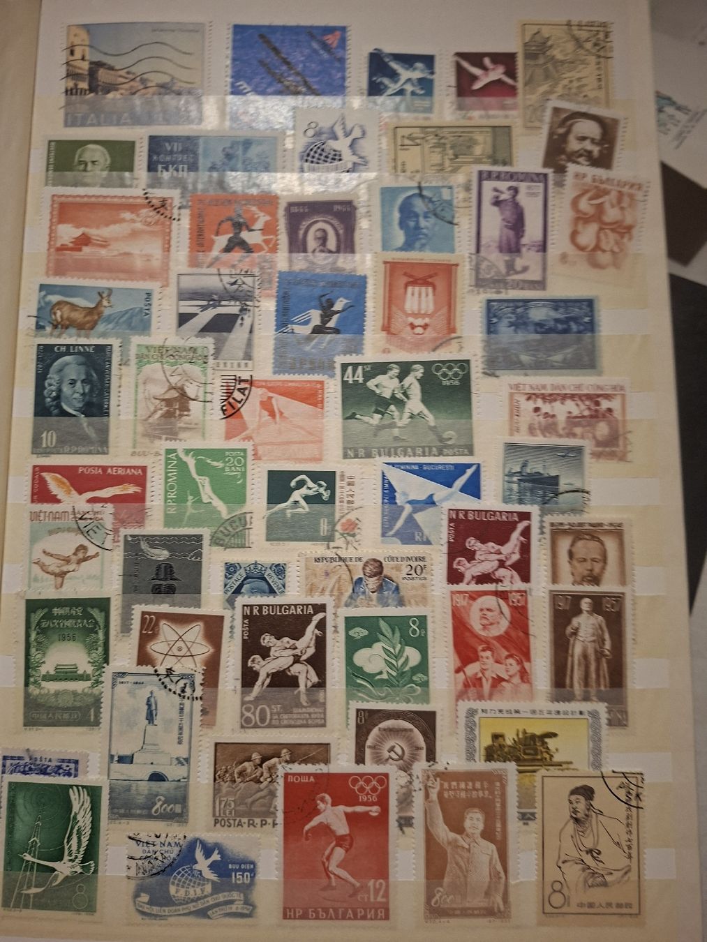 Tutti i francobolli: Album div Marken Ausland  – Usato da Balgach venduto da SIMEON27 1