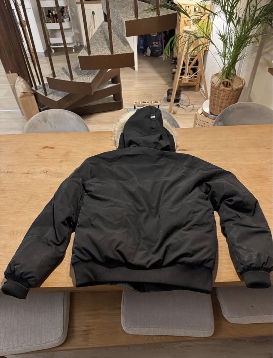 Canada Goose Vestes: Blouson Canada Goose noir M – D'occasion à Biel/Bienne par Lor_jxl2 7