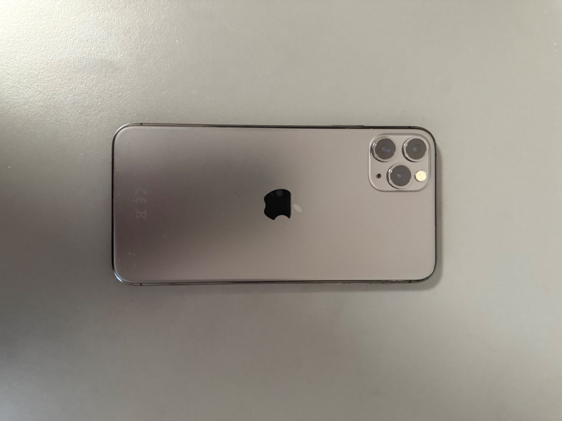 Apple Telefoni cellulari / Smartphones: Apple iPhone 11 Pro Max 256GB Spacegrau defektes Display – Usato da Herzogenbuchsee venduto da Carlsermotor 1