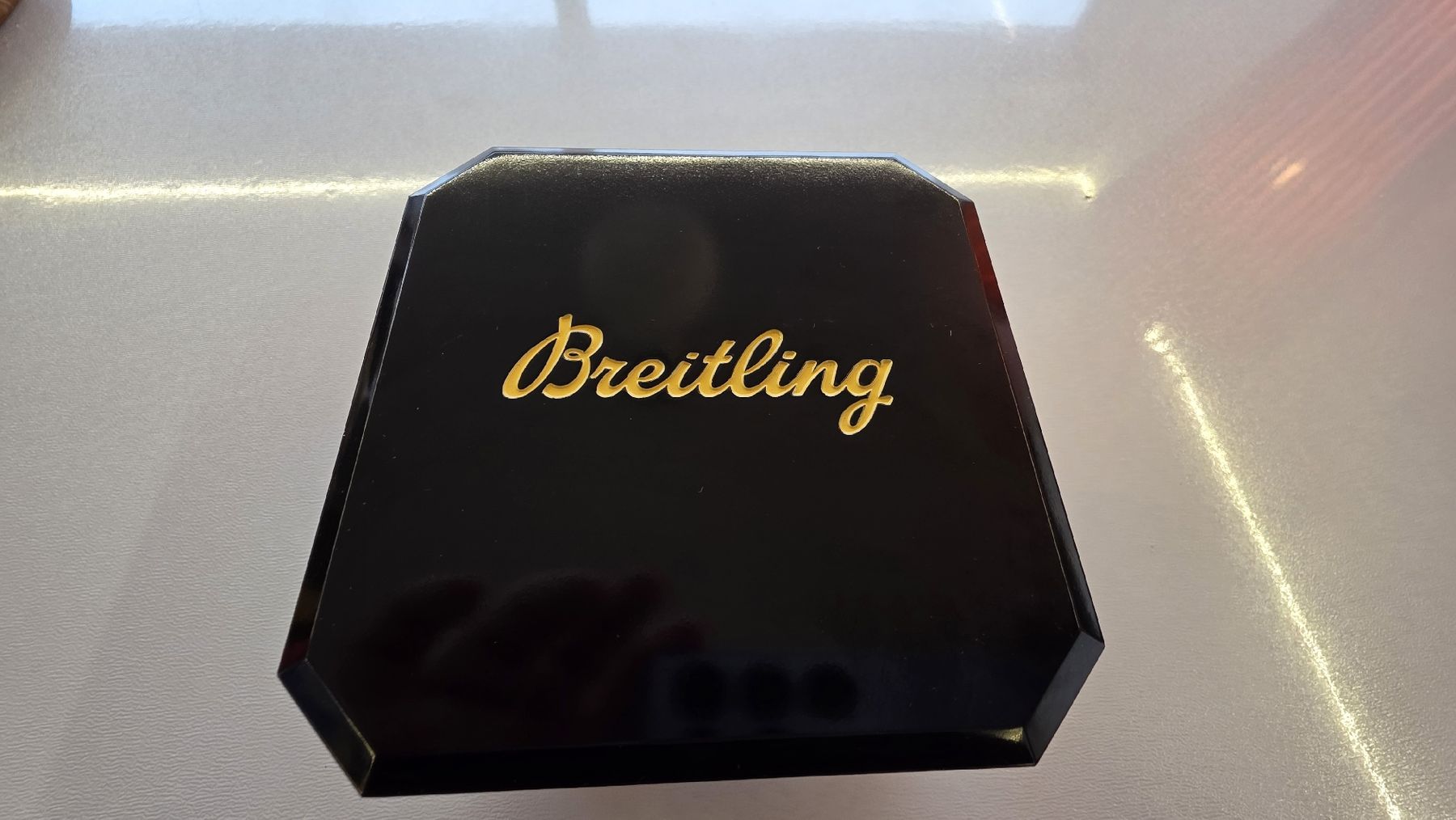 Breitling Orologi: BREITLING BAKELITE BOX SCHWARZ – Usato da Winterthur venduto da Navitimer 5