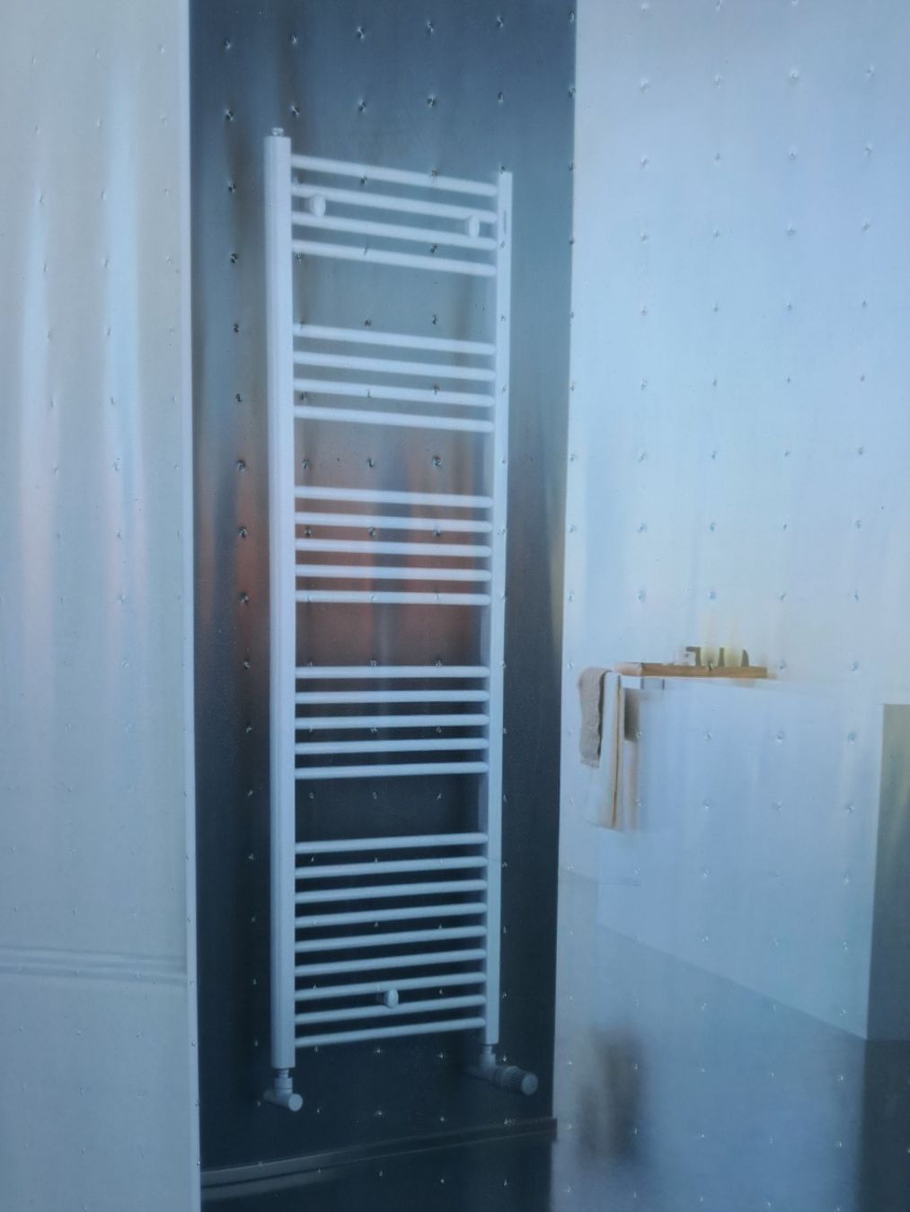 Radiatori: Handtuchradiator 1785x800 Ral 9016 – Nuovo e nell'imballaggio originale da Tegerfelden venduto da Spick67