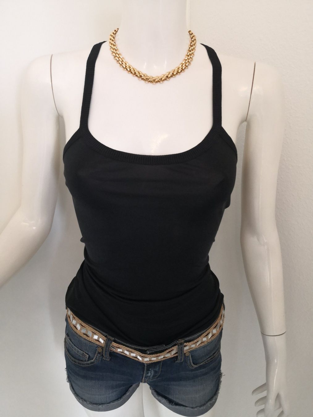 Mango Tops: 🤩MANGO TANK-TOP SCHWARZ GLÄNZEND – Gebraucht aus Olten von Naja-Twins-Twins 1