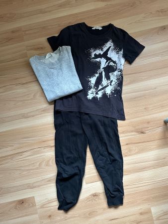 Sportkleidung Junge Grösse 134/140
