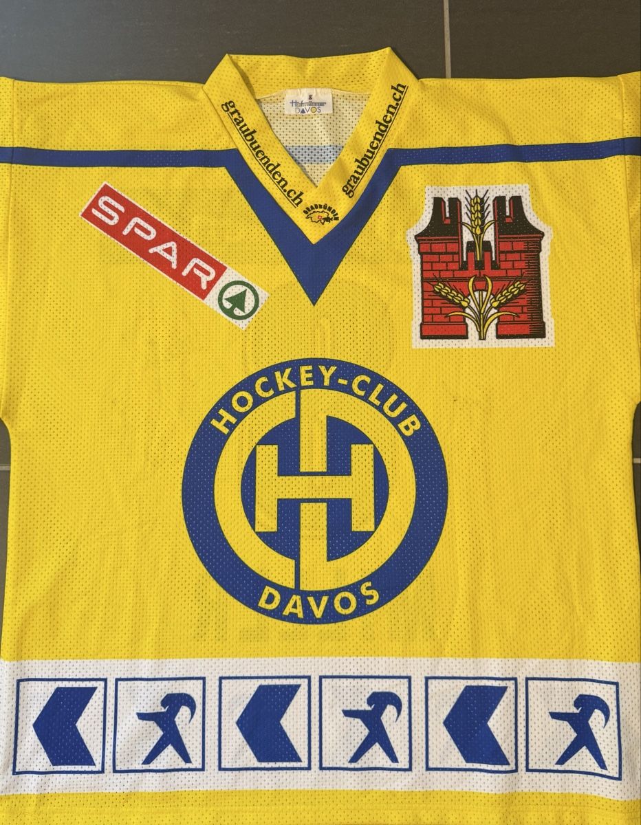 HC Davos Leibchen & Hosen: HC Davos Trikot #8 Miller SIGNIERT Autogramme – Gebraucht aus Stadel von bewinshop 3