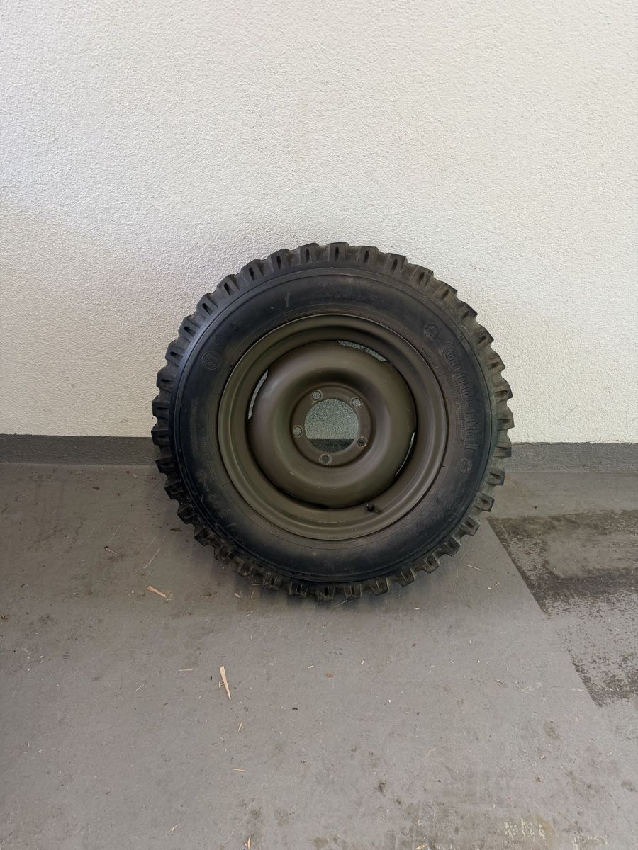 Jeep Tutti pezzi di ricambio auto: Rad Willys Jeep 6.00-16 Reifen – Usato da Lengnau AG venduto da Wobmann97