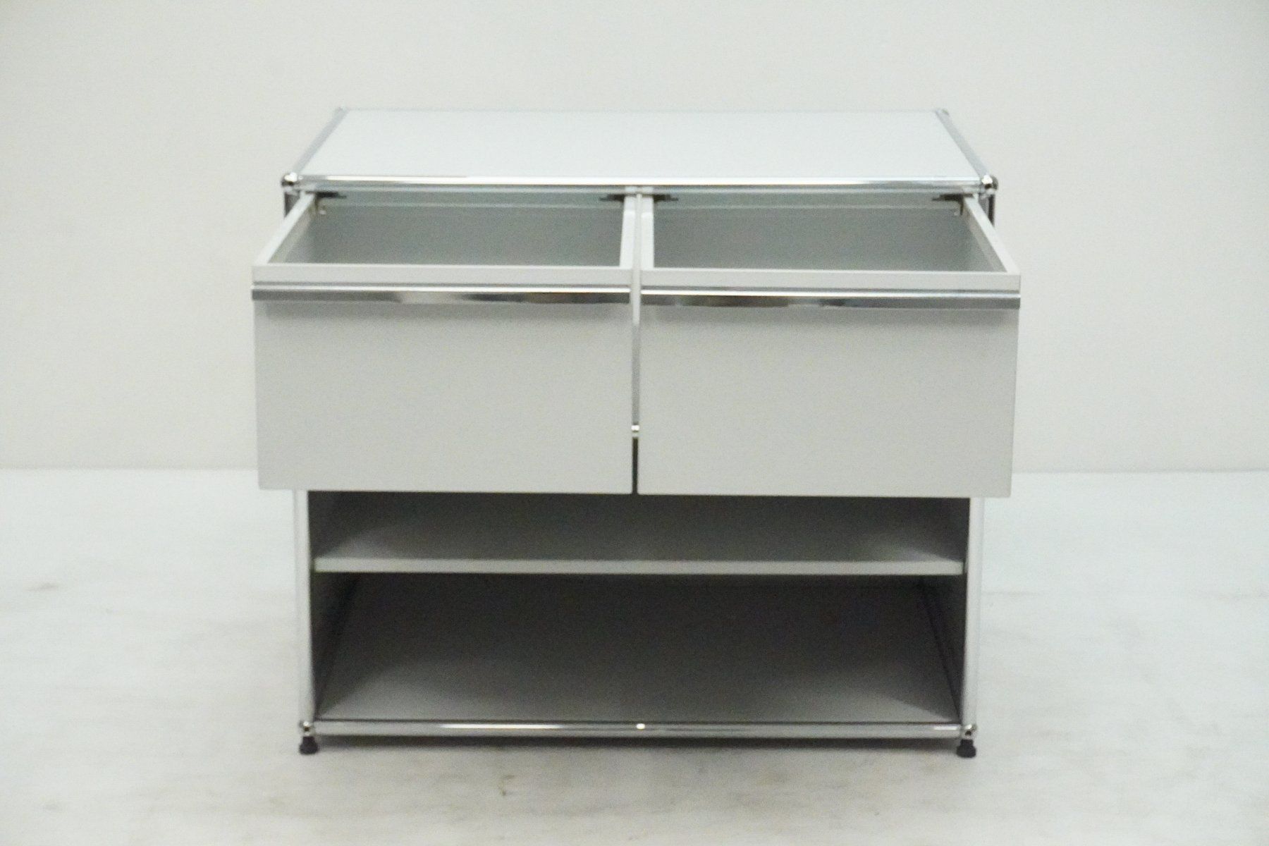 USM Regale: USM Regal lichtgrau 1x2 Sideboard Designklassiker – Gebraucht aus Bad Zurzach von QLASSIQ 1