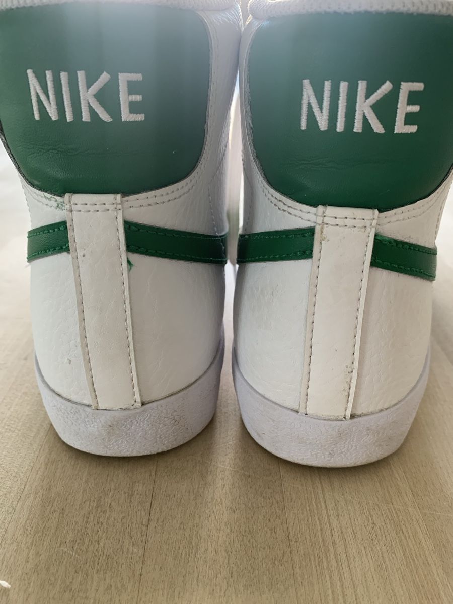 Nike Scarpe da uomo: Nike Blazer Mid 77-White Pine Green (GS) – Usato da Niederhasli venduto da Daumeier 1