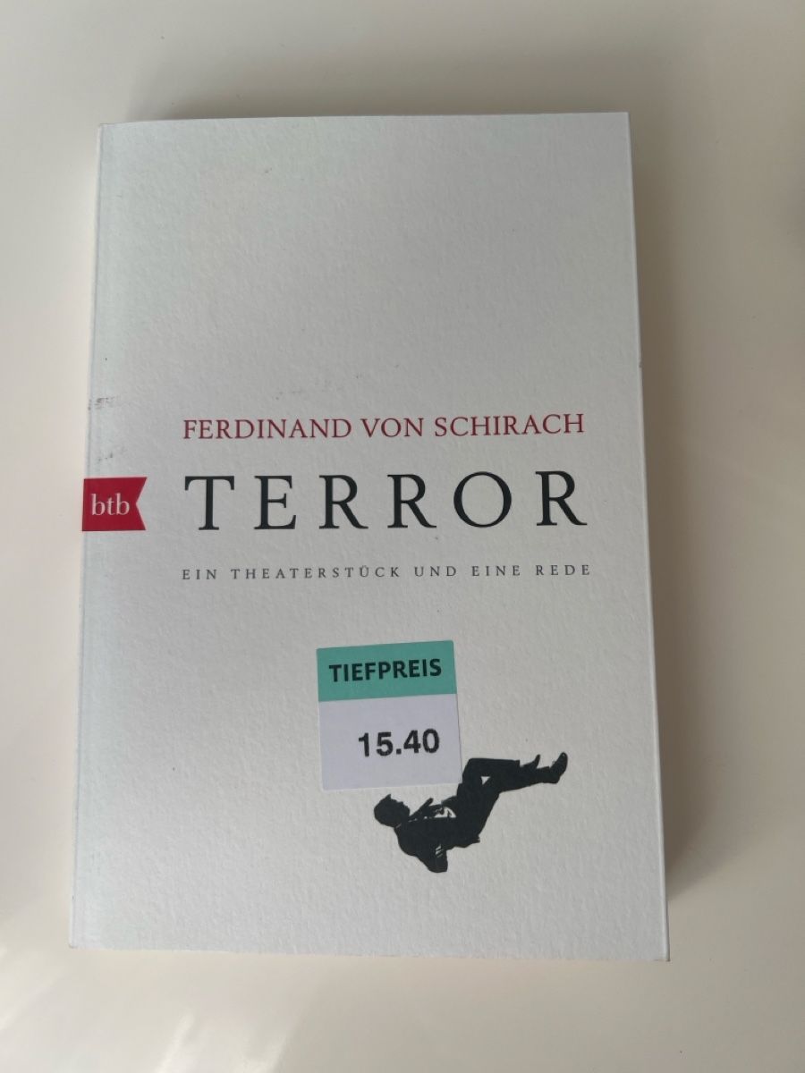 Bücher: Buch Terror - Ferdinand von Schirach – Gebraucht aus Seon von lar_9mn9