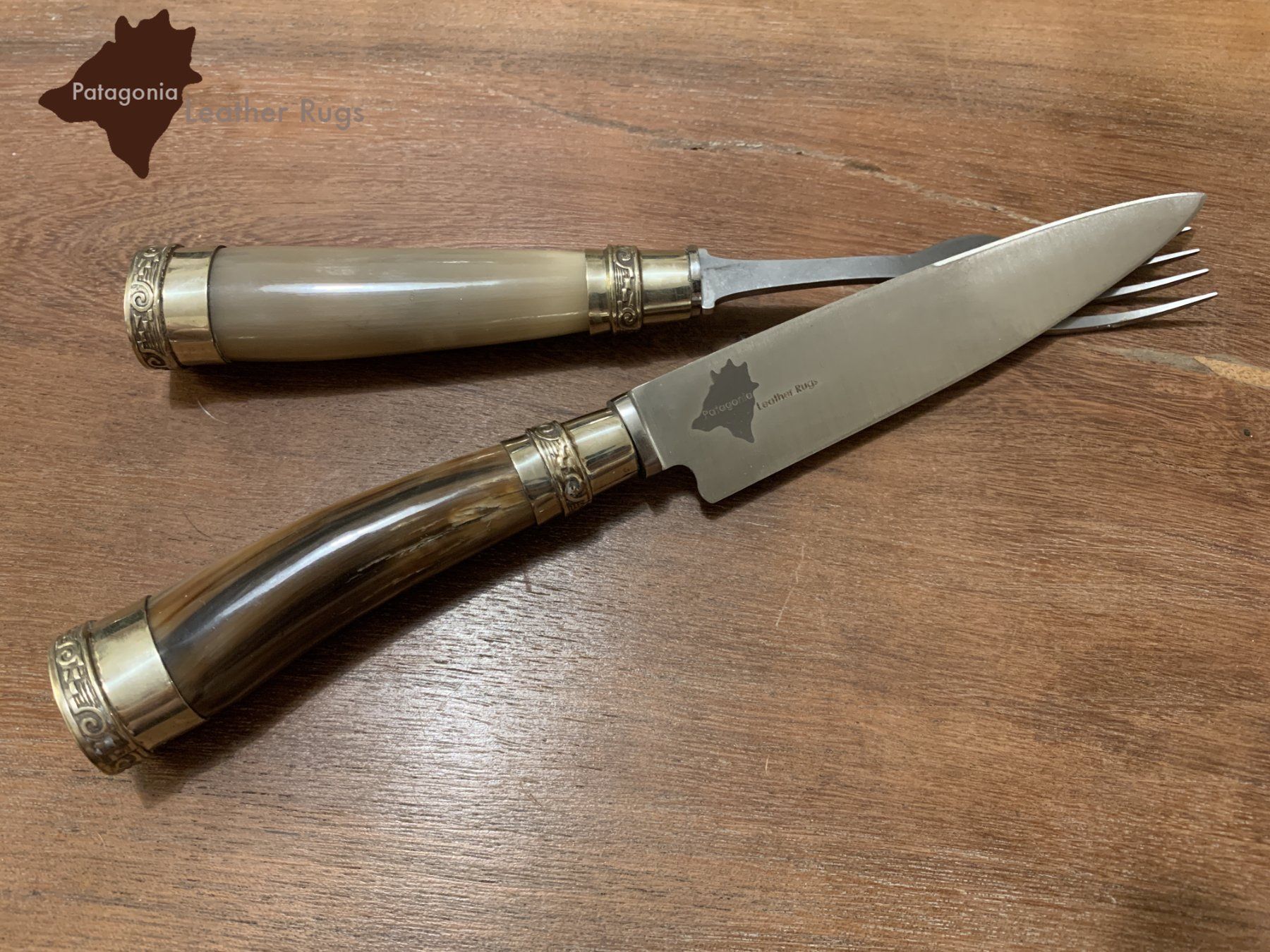 Set di posate: Picknick-Messer- und Gabel-Set mit Kuhhorn-Griffen – Nuovo e nell'imballaggio originale da Arbedo venduto da patagonialeatherrugs 2