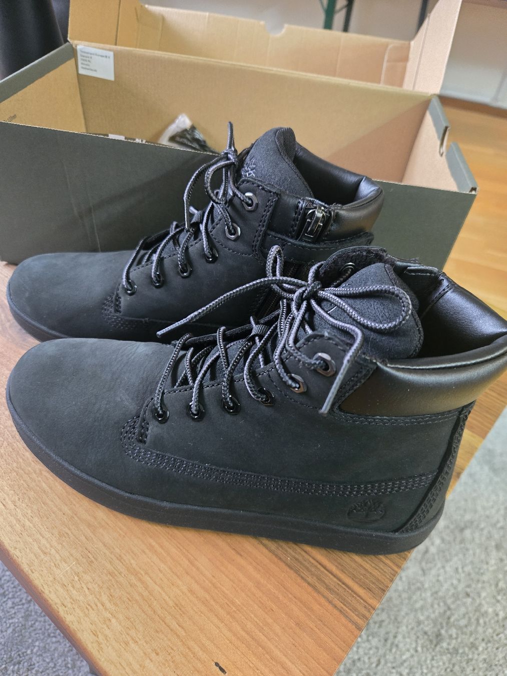 Timberland Scarpe per ragazzi: Timberland Davis Square 6 In Side Zip - Grösse 37 Neu! – Nuovo e nell'imballaggio originale da Zürich venduto da Deesay