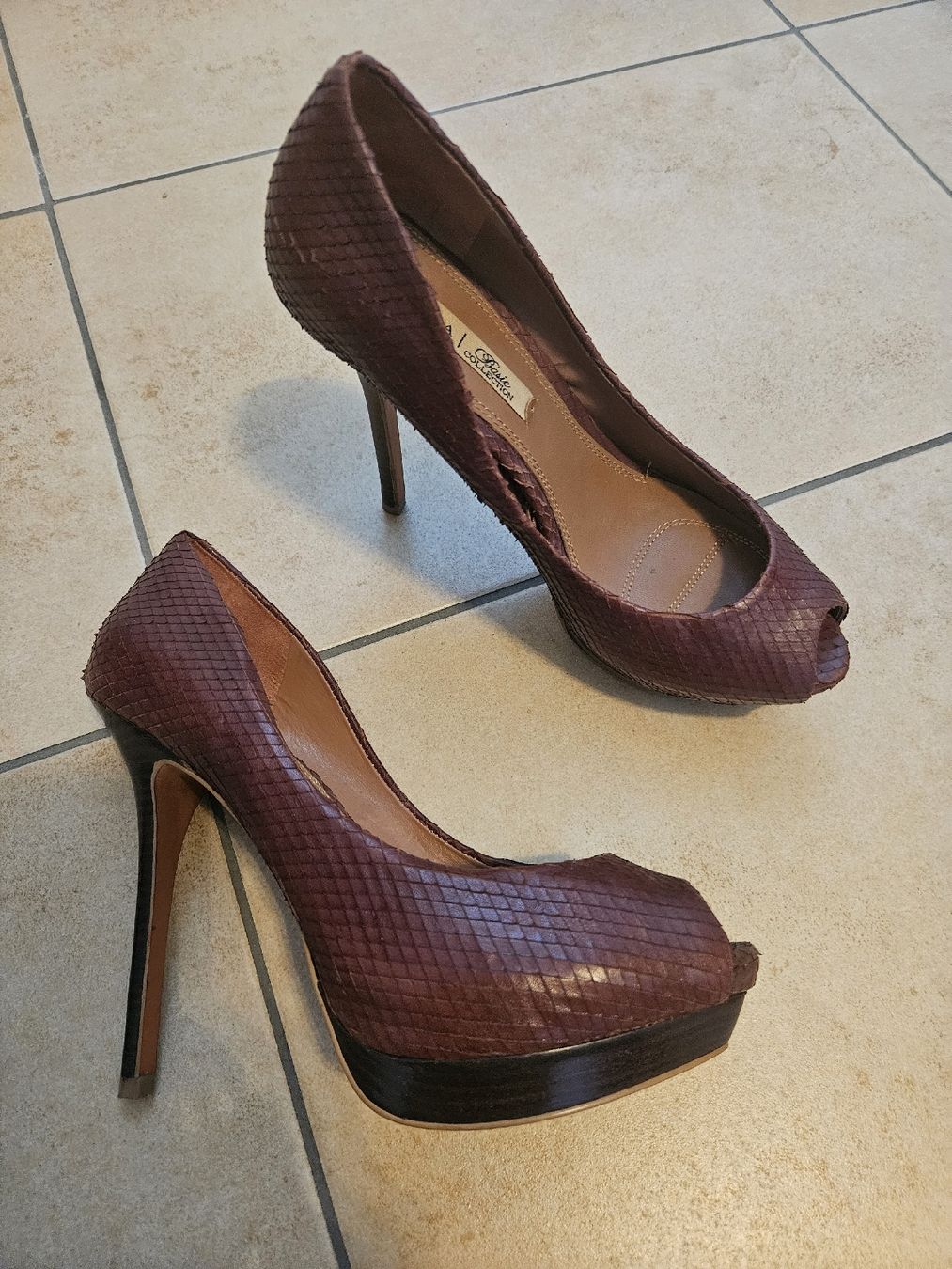 Zara Scarpe da donna: Zara Basic Collection Pumps Plateau dunkelrot Grösse 38 – Usato da Steckborn venduto da suz_v2v6