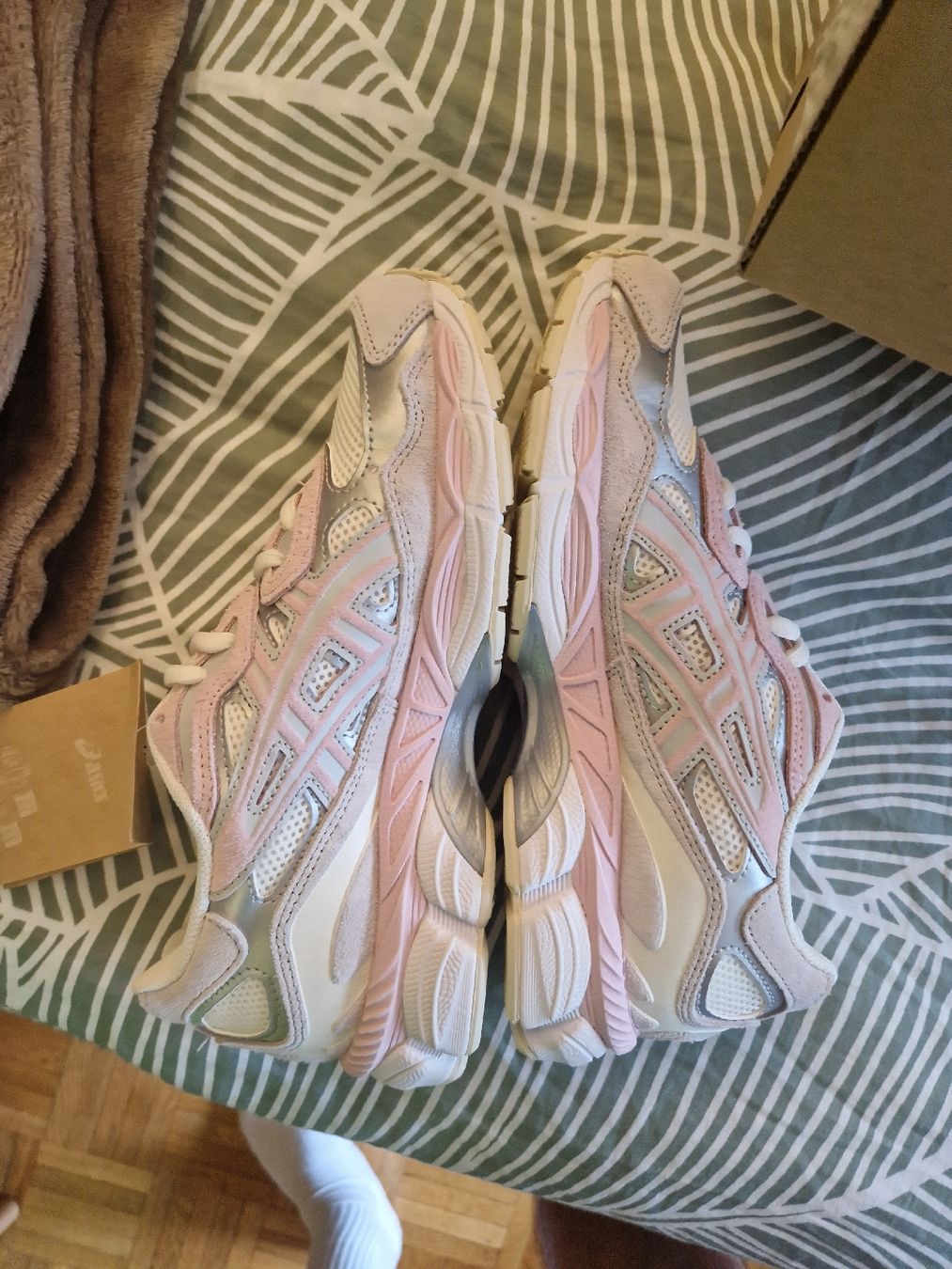 Asics Scarpe da donna: Asics Gel-NYC – Nuovo e nell'imballaggio originale da Les Acacias venduto da S.Vieira 2