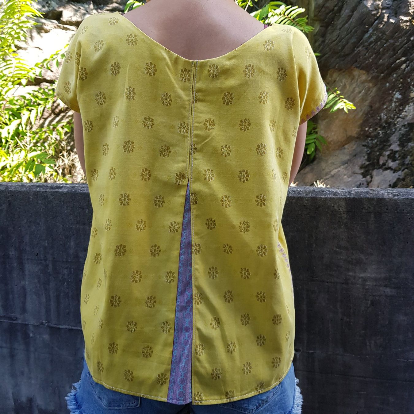 Top: Handmade Upcycling Top – Usato da Monte Carasso venduto da arn_dime 1