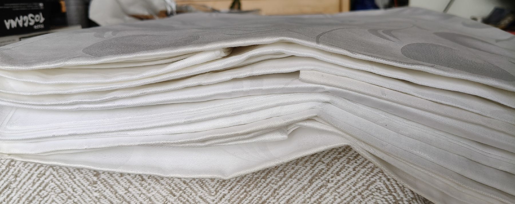 Linge de lit: wunderschöne alte Bettwäsche – Neuf (Voir description) à Stansstad par Falcon-Crest 2