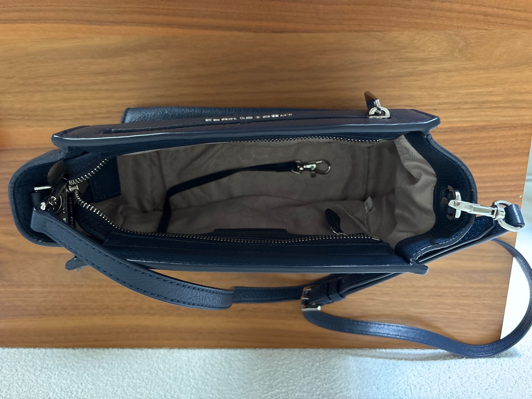 Michael Kors Borse da donna: Michael Kors Ledertasche, dunkelblau, neuwertig – Usato da Tafers venduto da nad_2g7s 9