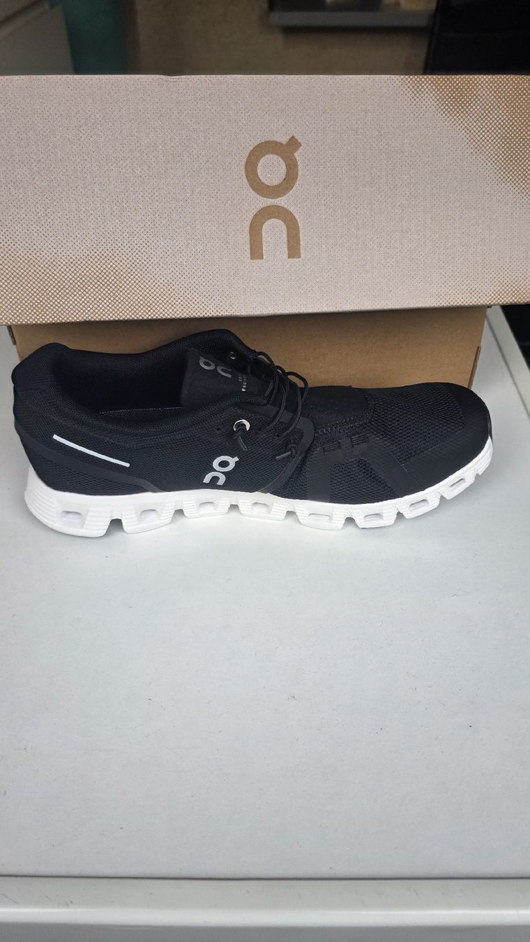 Chaussures hommes: on coud 5 schuhe gr 43  – Neuf (Voir description) à St.Gallen par big_tipp 1