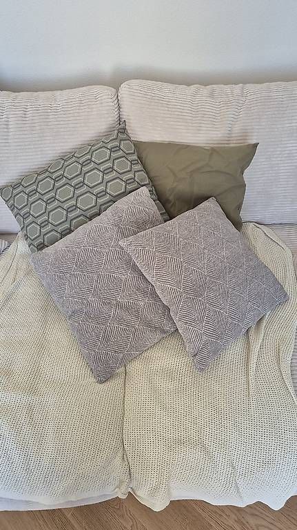 Coussins: 4 Kissen – D'occasion à Rüschlikon par samuelba
