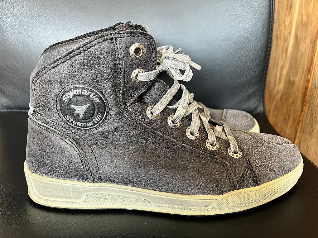 Scarpe da donna: Damen Motorrad Schuhe – Usato da Stoos SZ venduto da Cantucci1 1