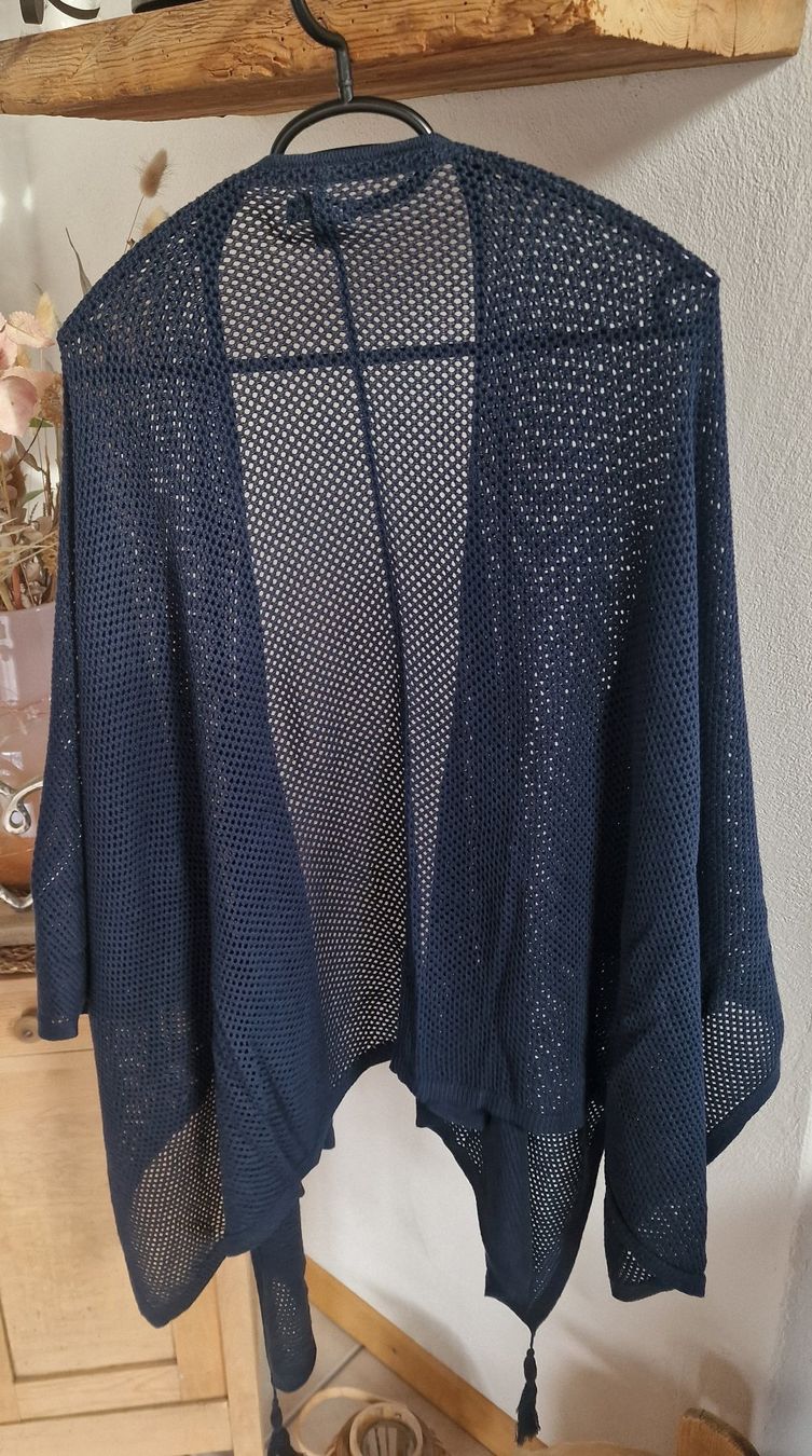 Tom Tailor Giacche: Strickjacke/Poncho, dunkelblau Tom Tailor One Size – Usato da Falera venduto da Fudax