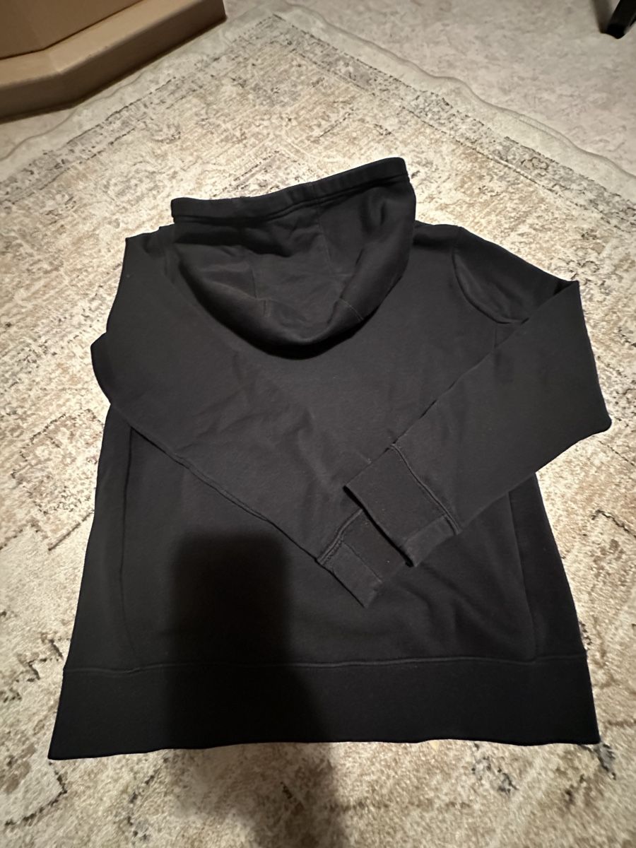 Nike Maglioni & Felpe: Nike Kapuzenpullover schwarz Grösse 137-146 – Usato da Pratteln venduto da milisandra 7