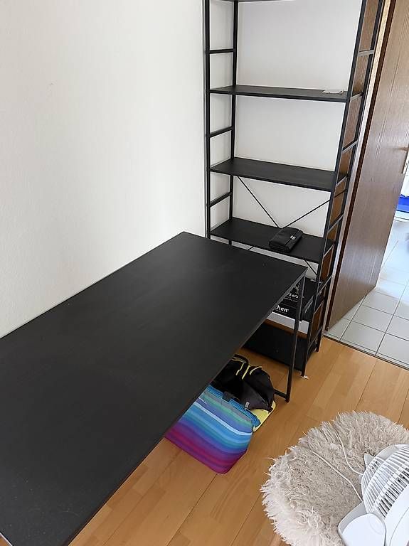 Scrivanie: Schreibtisch mit Regal  GRATIS – Usato da Amriswil venduto da vkt_kq6f