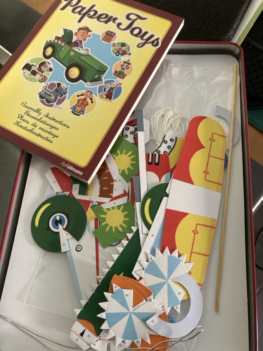 Giocattoli: Jouets en papier à assembler soi-même, jeu créatif – Usato da Corcelles-Chavorn venduto da Pebble10 1