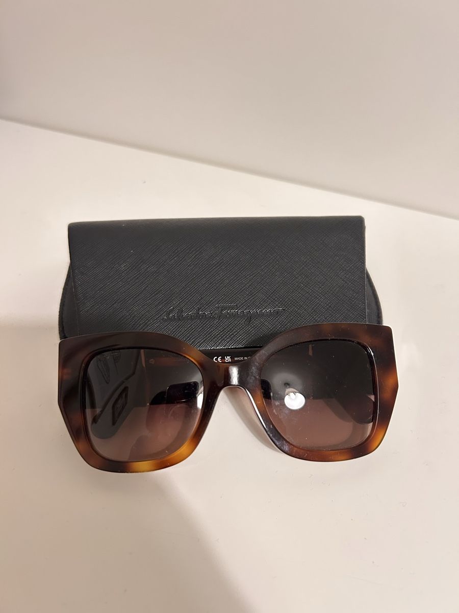 Salvatore Ferragamo Lunettes & Verres: Sonnenbrille – Neuf (Voir description) à Luzern par stellassecondhand 2