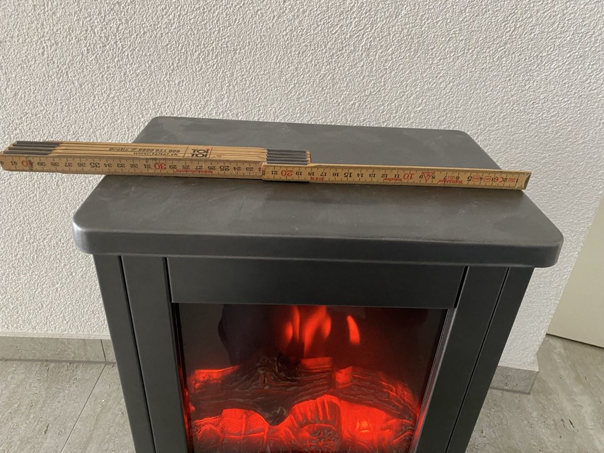 Radiatori: Elektro Offen Kamin – Usato da Birrwil venduto da Bendegriz 6