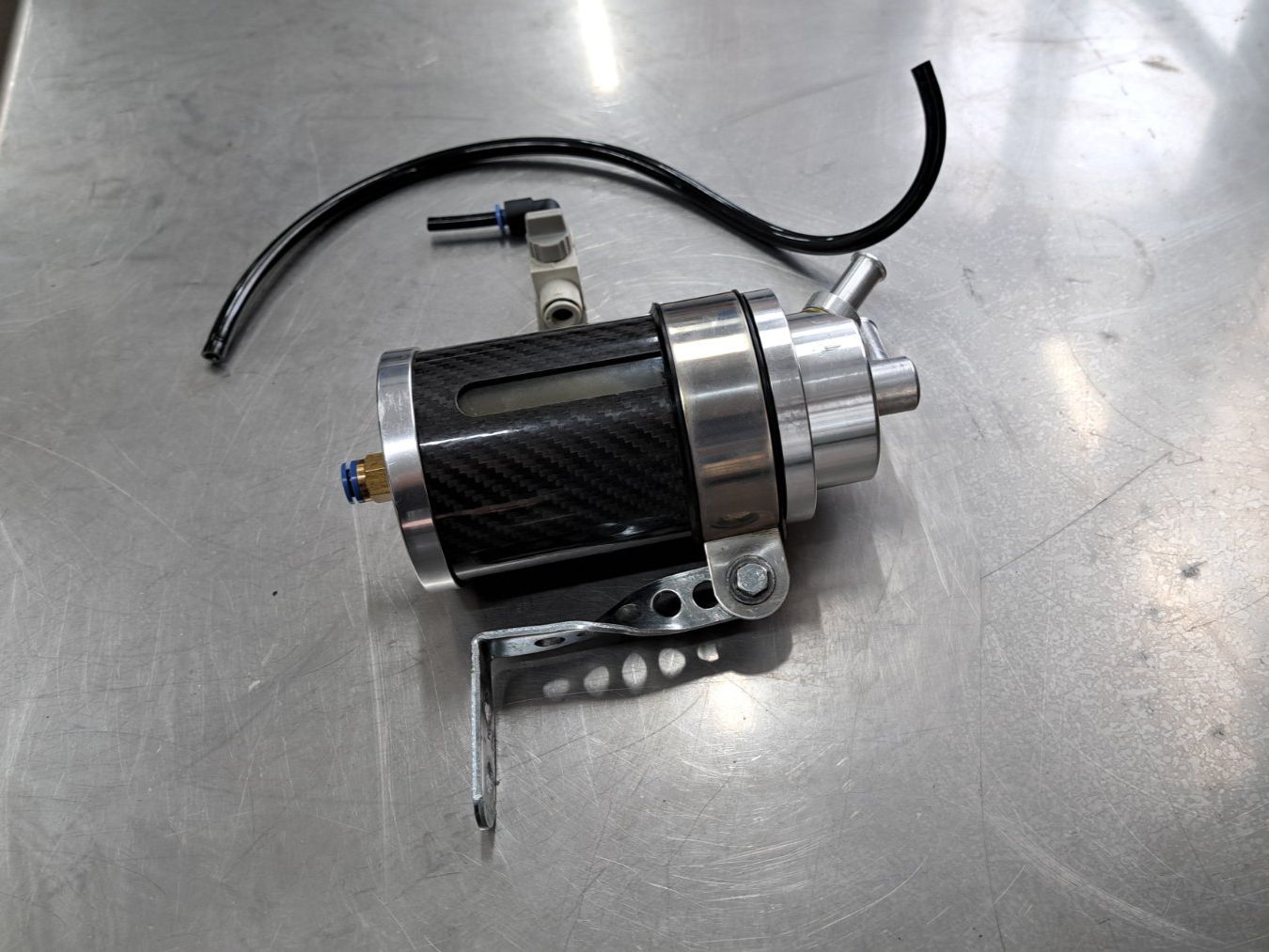 Sonstiges Fahrzeugzubehör: Gebrauchter Öl-Catchtank von Simota – Gebraucht aus Oberstammheim von Garage_Kienast 2