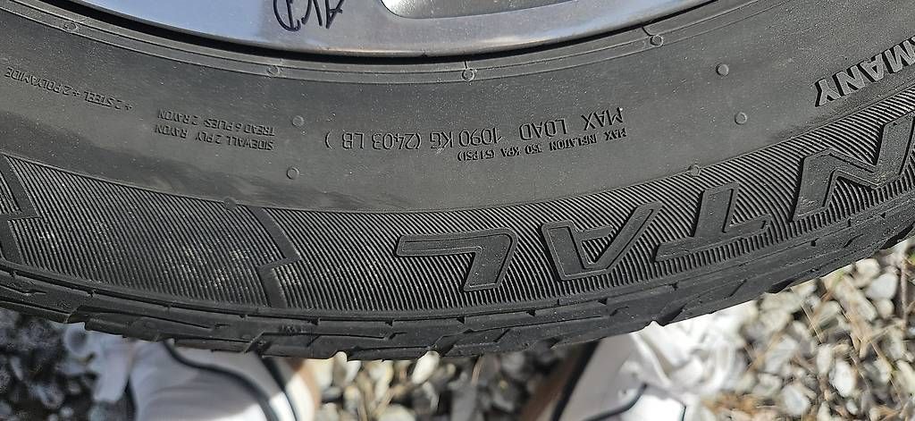 Continental Pneumatici & Ruote complete: A vendre 4 roues complètes 265/50R20 – Usato da Vercorin venduto da zickme 4