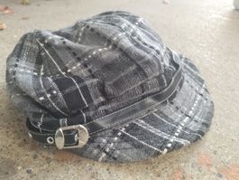 Casquette Charles Voegele gris carreaux taille 56 (8-10ans)