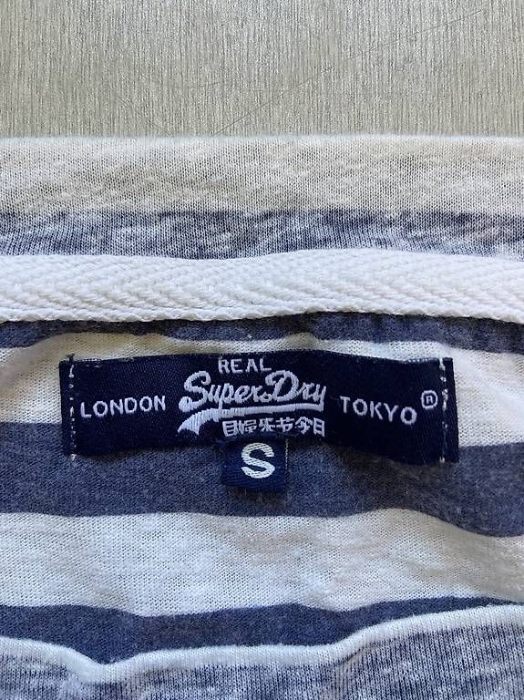 T-shirt: Superdry Shirt – Usato da Zürich venduto da ser_6jwp 1